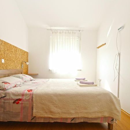 Apartments Majda 1932 Fazana Exterior photo