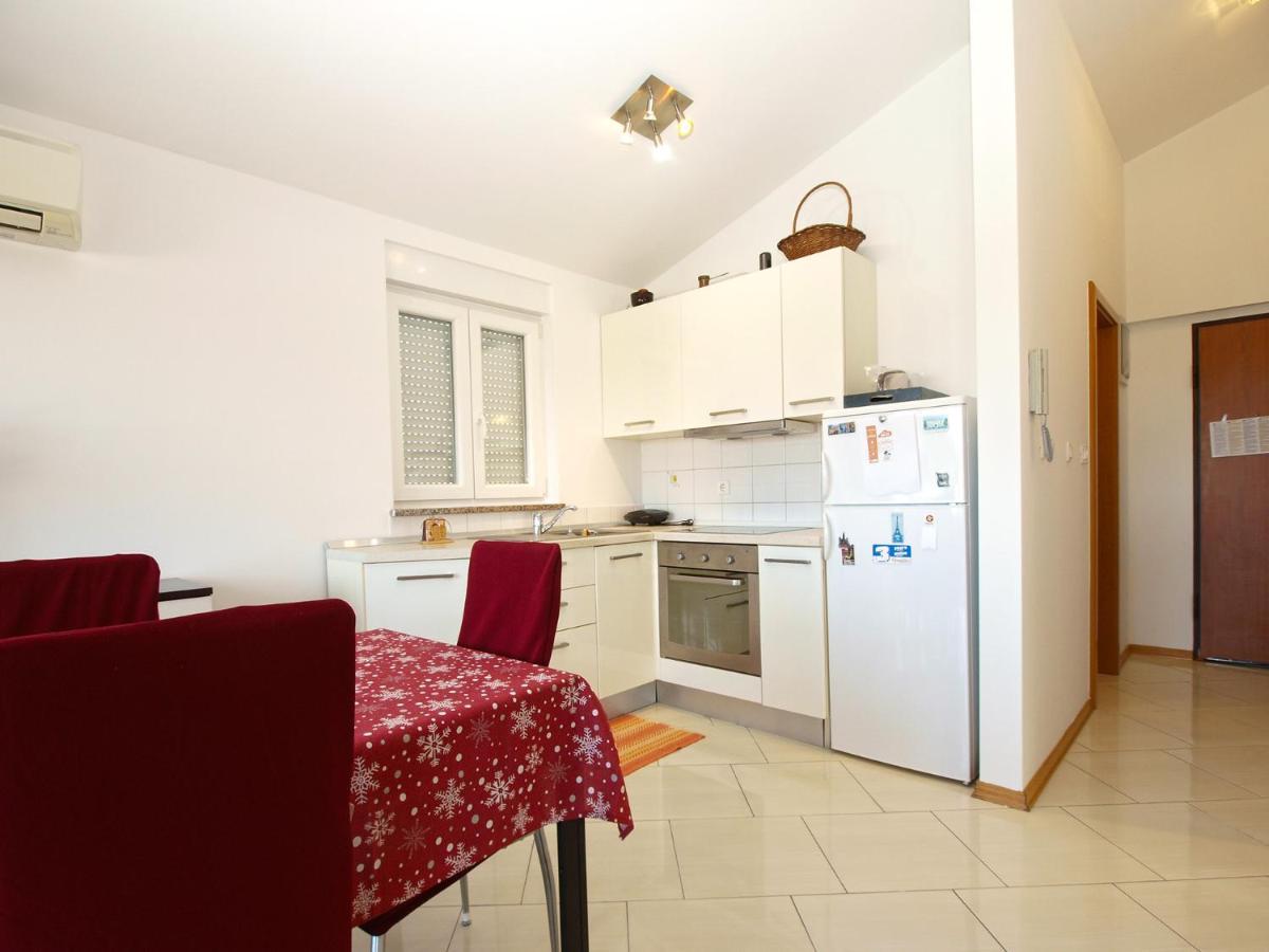 Apartments Majda 1932 Fazana Exterior photo