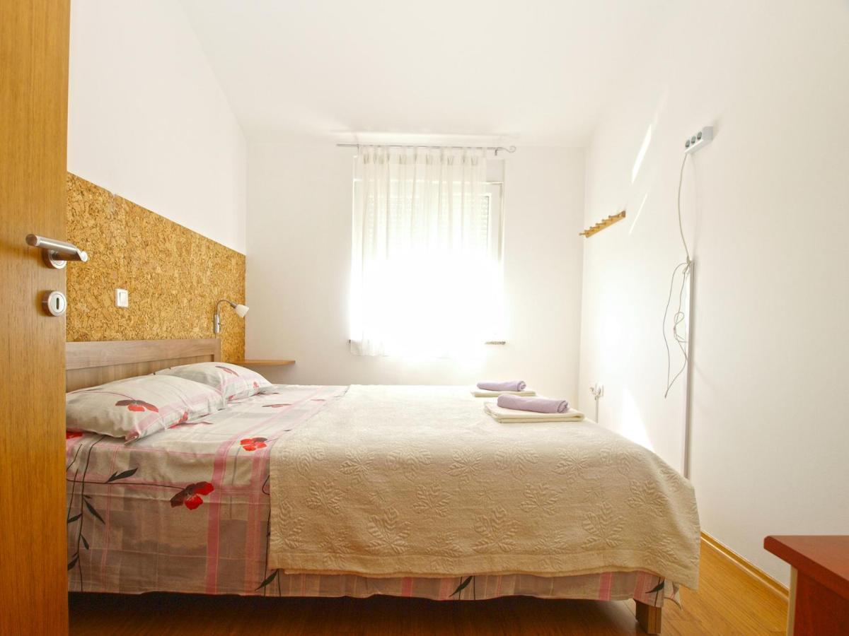 Apartments Majda 1932 Fazana Exterior photo