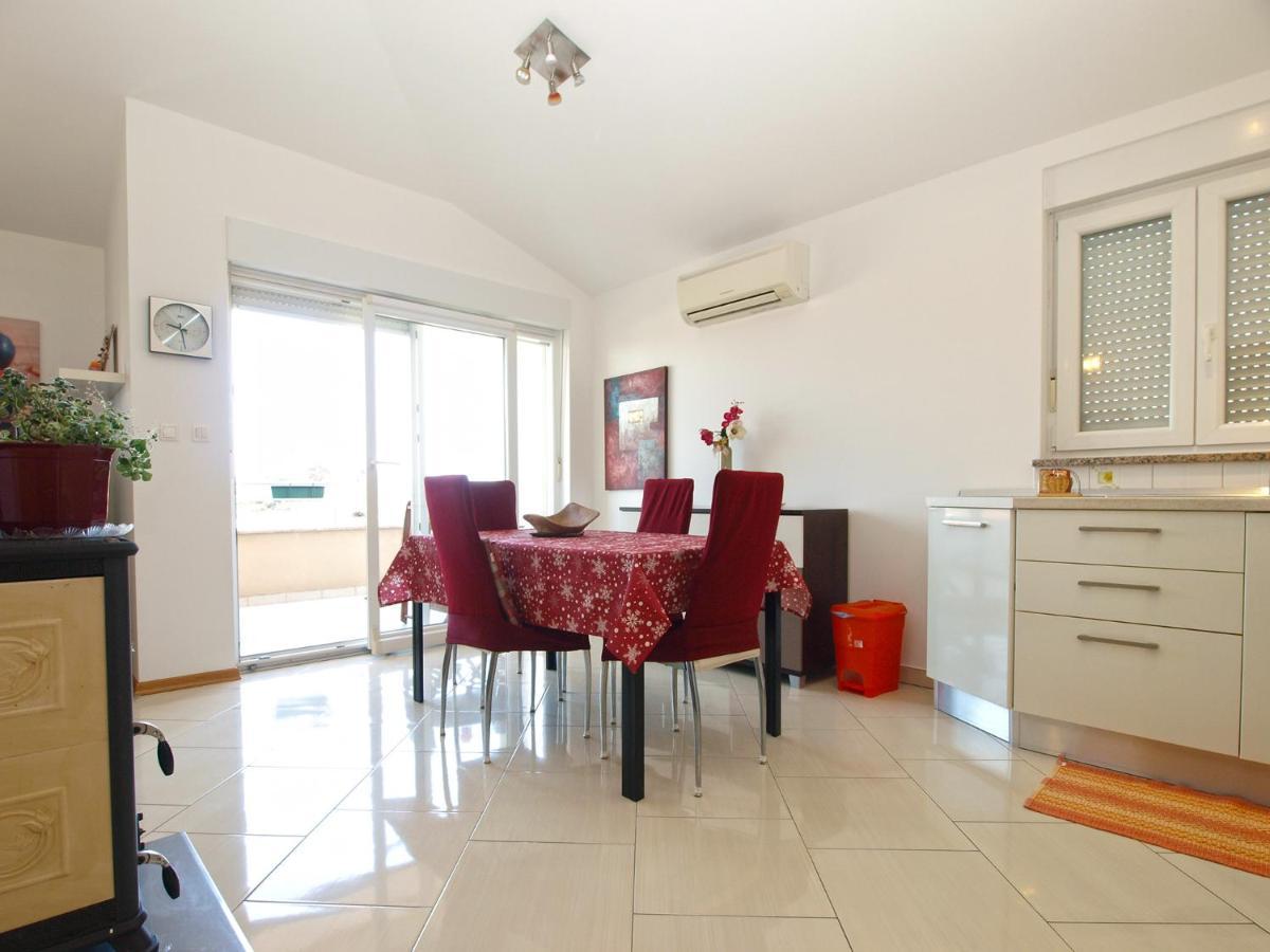 Apartments Majda 1932 Fazana Exterior photo