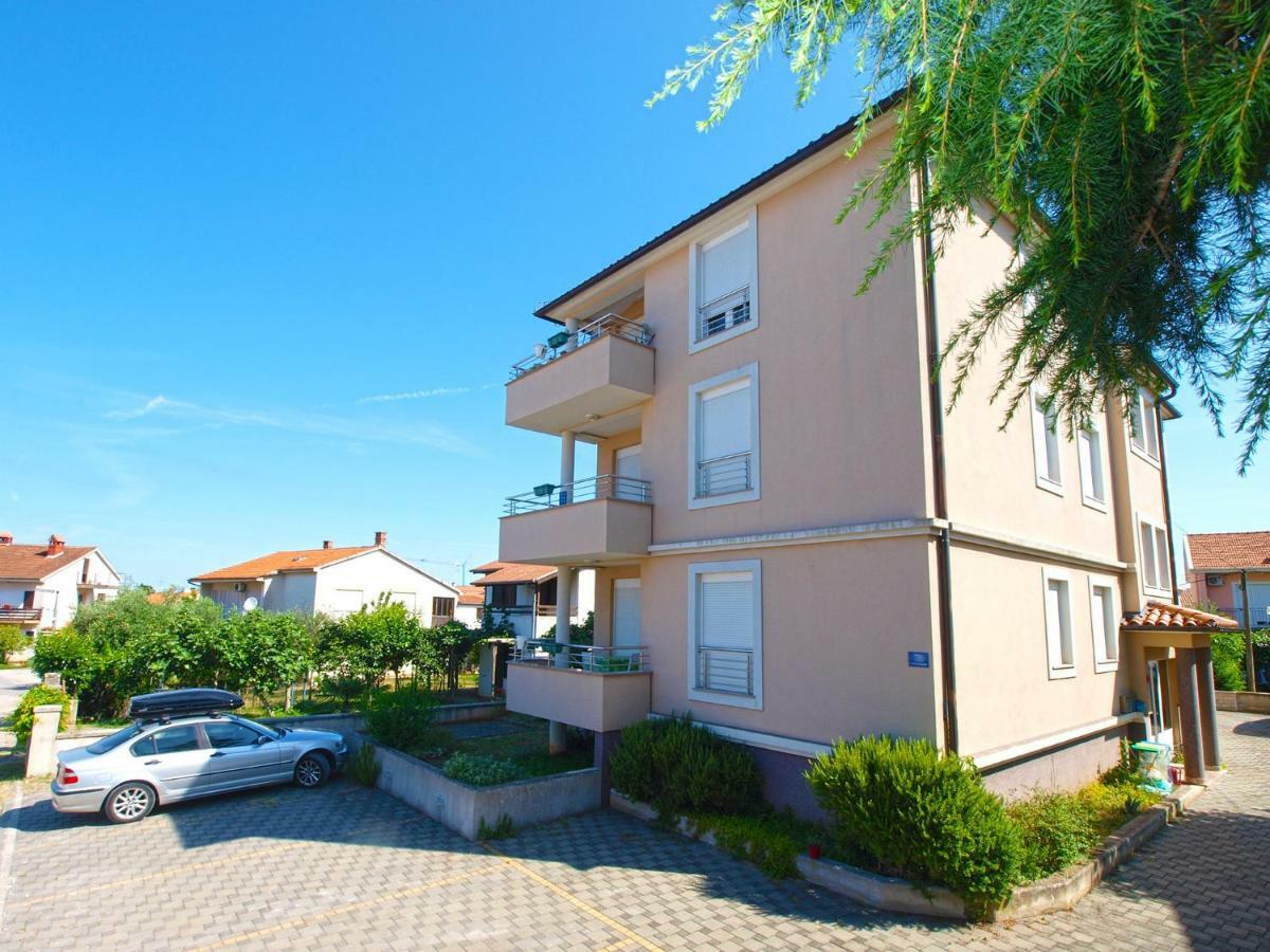 Apartments Majda 1932 Fazana Exterior photo